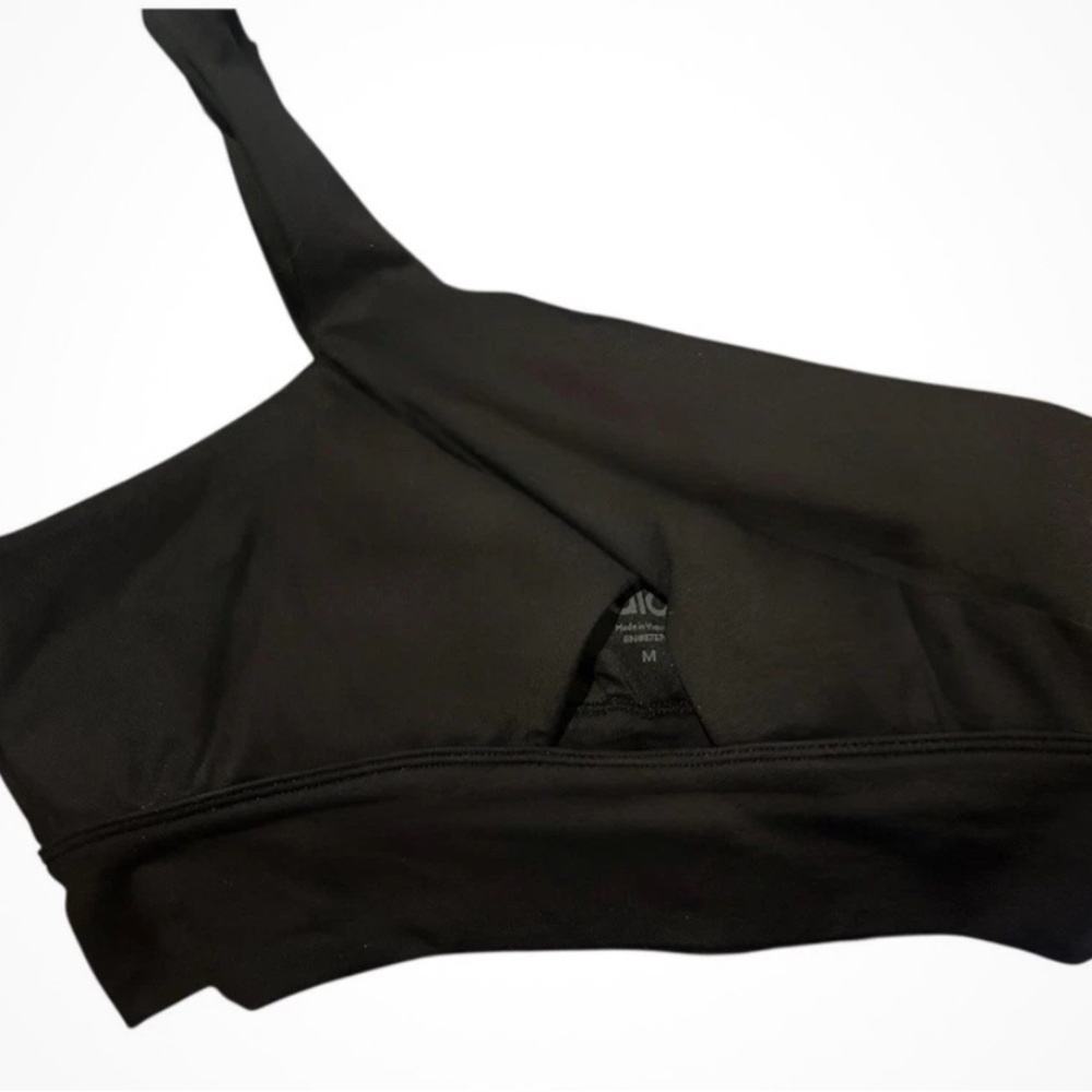Alo Yoga Diagonal Cut Out Sports Bra in Black Size M New - Picture 2 of 2